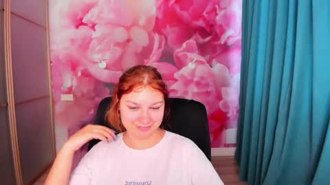 AngelinaLow online show from June 9, 11:55 am