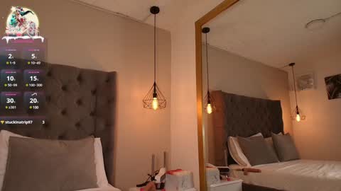 Snapshot of angelinarosss_ chatting on December 19, 4:46 pm online show from December 19, 4:46 pm