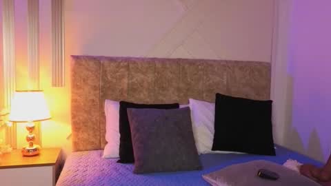 Snapshot of angelinarouse_ chatting on February 25, 6:01 am angelinarouse_ online show from February 25, 6:01 am