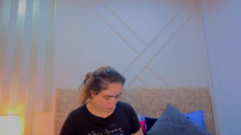 Snapshot of angelinarouse_ chatting on April 3, 12:41 am angelinarouse_ online show from April 3, 12:41 am
