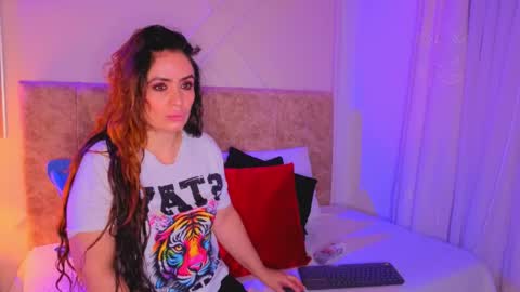 Snapshot of angelinarouse_ chatting on April 15, 3:13 am angelinarouse_ online show from April 15, 3:13 am