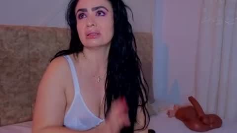 Snapshot of angelinarouse_ chatting on June 13, 3:15 am angelinarouse_ online show from June 13, 3:15 am