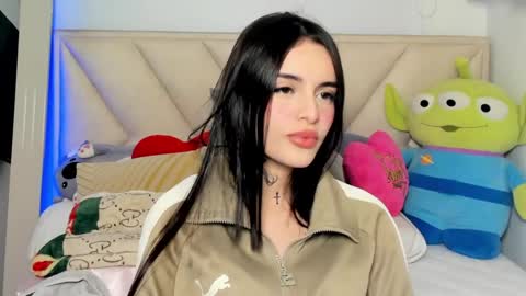 Angeline Smith  online show from March 4, 3:33 am