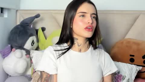 Angeline Smith  online show from September 28, 1:00 am