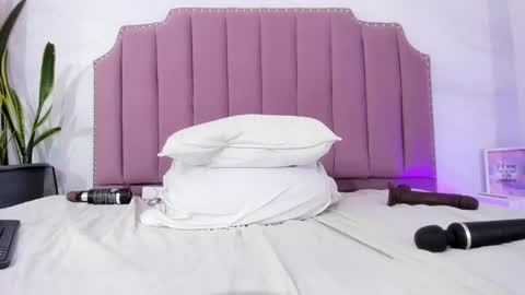 Snapshot of angeline_blake chatting on January 31, 10:42 pm Angeline online show from January 31, 10:42 pm