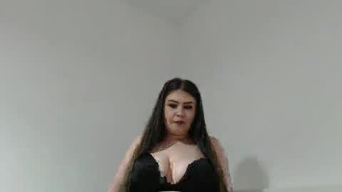 Snapshot of angelinnadiamond chatting on May 27, 1:13 am Angelina Diamond online show from May 27, 1:13 am