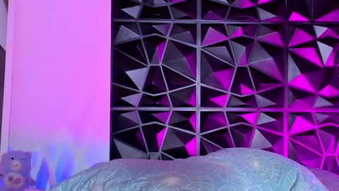 Angelique Murphy online show from February 28, 7:05 am