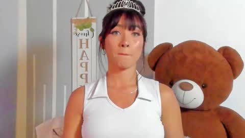 Snapshot of angelique_murphy chatting on February 11, 9:31 pm Angelique Murphy online show from February 11, 9:31 pm