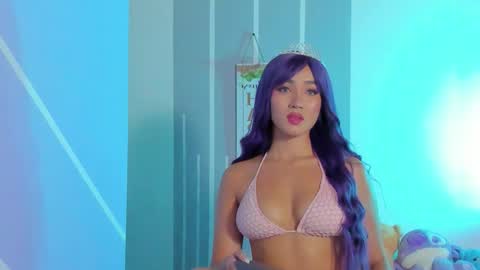 Snapshot of angelique_murphy chatting on February 19, 6:31 am Angelique Murphy online show from February 19, 6:31 am