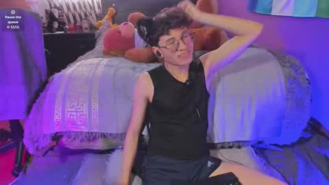 Angel online show from March 8, 5:39 pm