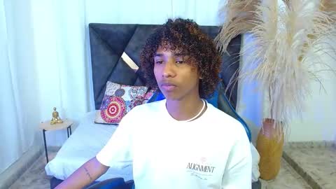 Angel online show from February 10, 8:46 pm