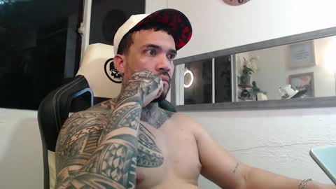 angellatino0 online show from December 1, 11:14 pm