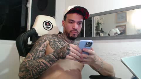 angellatino0 online show from December 3, 5:20 am