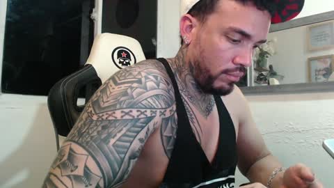 angellatino0 online show from December 4, 3:26 am