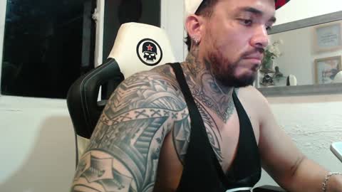 angellatino0 online show from December 4, 7:06 am