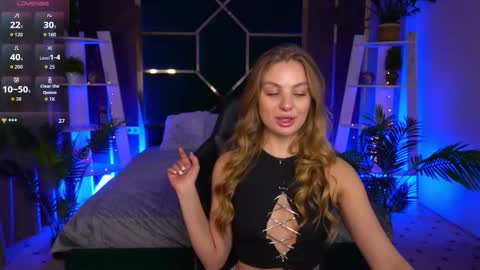 Snapshot of angelleyess chatting on November 22, 1:26 am angelleyess online show from November 22, 1:26 am