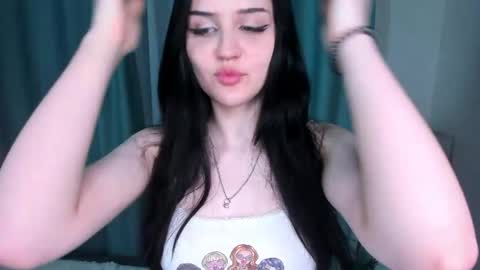 Snapshot of angellvee chatting on May 18, 8:58 pm angellvee online show from May 18, 8:58 pm
