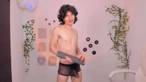 Angel online show from September 30, 7:41 pm