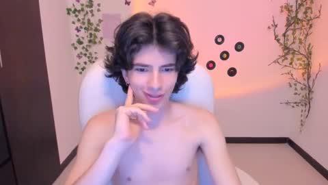 Angel online show from October 25, 9:53 pm