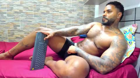 angelo_evans33 online show from February 10, 11:31 pm
