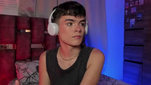 Snapshot of angelocute_ chatting on February 8, 5:40 am Angelo I work from home this is my room online show from February 8, 5:40 am