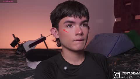 Angelo I work from home this is my room  online show from November 2, 5:54 am