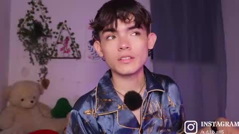 Snapshot of angelocute_ chatting on August 7, 1:51 am Angelo I work from home this is my room online show from August 7, 1:51 am