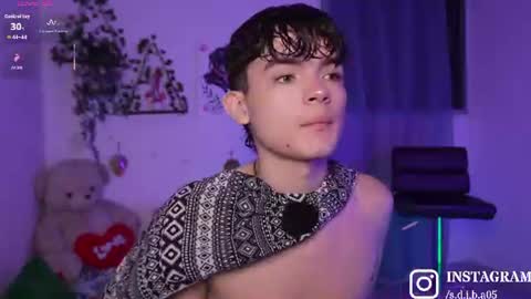Snapshot of angelocute_ chatting on August 9, 4:39 am Angelo I work from home this is my room online show from August 9, 4:39 am