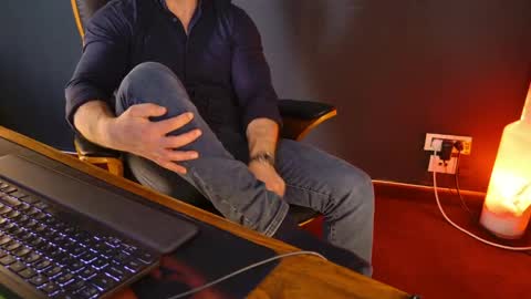 Snapshot of angeloeric chatting on April 18, 11:03 am BlackWolf online show from April 18, 11:03 am