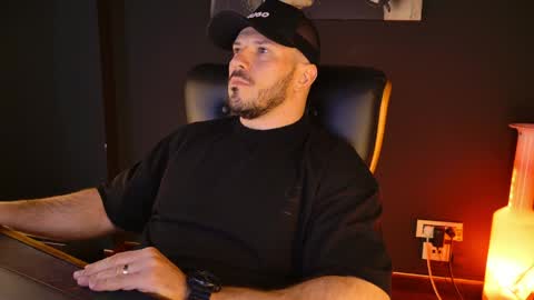 Snapshot of angeloeric chatting on April 30, 11:27 am BlackWolf online show from April 30, 11:27 am