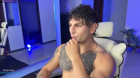 Angelo Ferro online show from February 23, 1:24 am