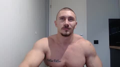  ------- SEX SHOW WITH GUYS AND GIRLS  MUSCLE SHOW online show from December 25, 11:33 am