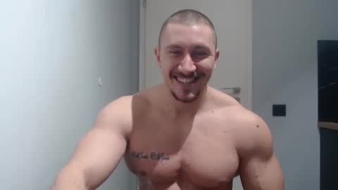  ------- SEX SHOW WITH GUYS AND GIRLS  MUSCLE SHOW online show from February 25, 6:09 pm