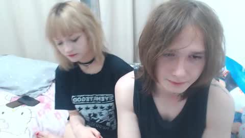 Snapshot of angelofporncouple chatting on October 30, 7:14 pm Eva online show from October 30, 7:14 pm