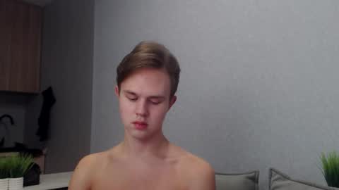 Snapshot of angelraaay chatting on November 1, 8:16 am Angel online show from November 1, 8:16 am