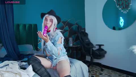 Tyler online show from September 13, 2:06 pm