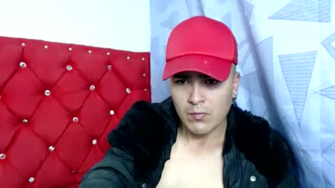 angels_0001 online show from December 10, 5:00 pm