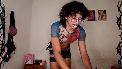   online show from December 3, 8:16 am