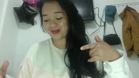 rebeca online show from November 15, 4:47 pm