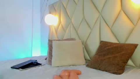 Snapshot of angelswets chatting on February 12, 4:02 pm ANGIE online show from February 12, 4:02 pm