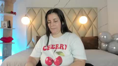 Snapshot of angelswets chatting on June 25, 3:49 pm ANGIE online show from June 25, 3:49 pm