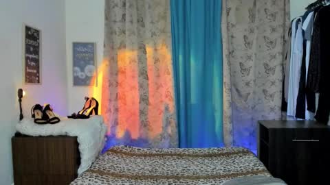 angelwhitte online show from February 23, 12:41 am