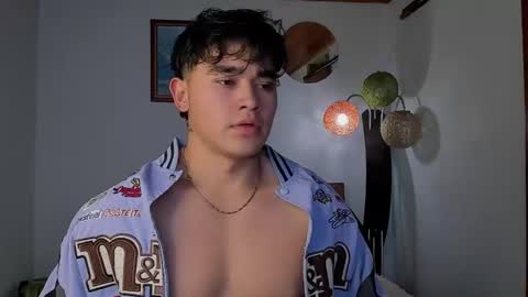 Snapshot of angelx_fox chatting on February 18, 9:53 pm Angel Fox online show from February 18, 9:53 pm