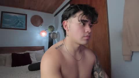 Snapshot of angelx_fox chatting on March 1, 2:13 pm Angel Fox online show from March 1, 2:13 pm