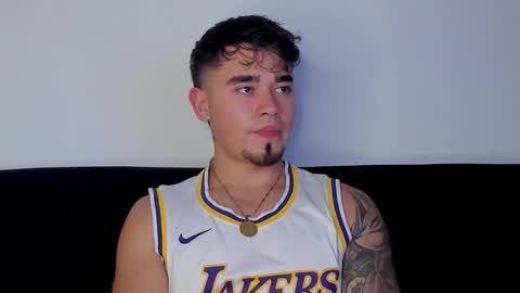 Snapshot of angelx_fox chatting on December 18, 10:49 pm Angel Fox online show from December 18, 10:49 pm