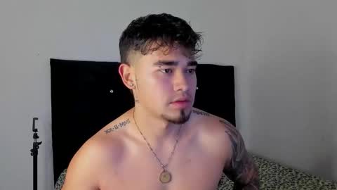 Snapshot of angelx_fox chatting on January 13, 9:31 pm Angel Fox online show from January 13, 9:31 pm