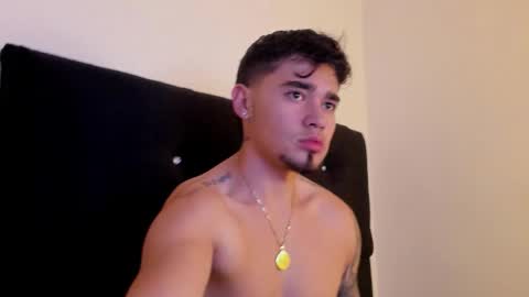 Snapshot of angelx_fox chatting on February 1, 3:16 am Angel Fox online show from February 1, 3:16 am