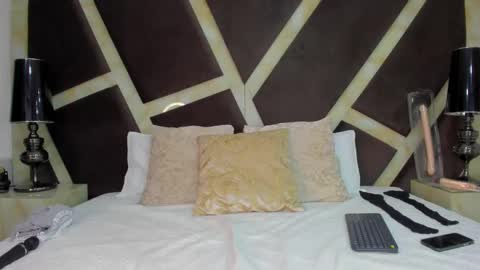 Snapshot of anghel_stone chatting on February 4, 6:06 pm Anghel Stone online show from February 4, 6:06 pm