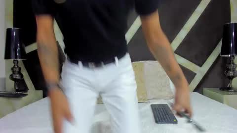 Snapshot of anghel_stone chatting on February 5, 6:37 pm Anghel Stone online show from February 5, 6:37 pm