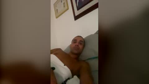 Snapshot of anghel_stone chatting on April 28, 4:50 am Anghel Stone online show from April 28, 4:50 am